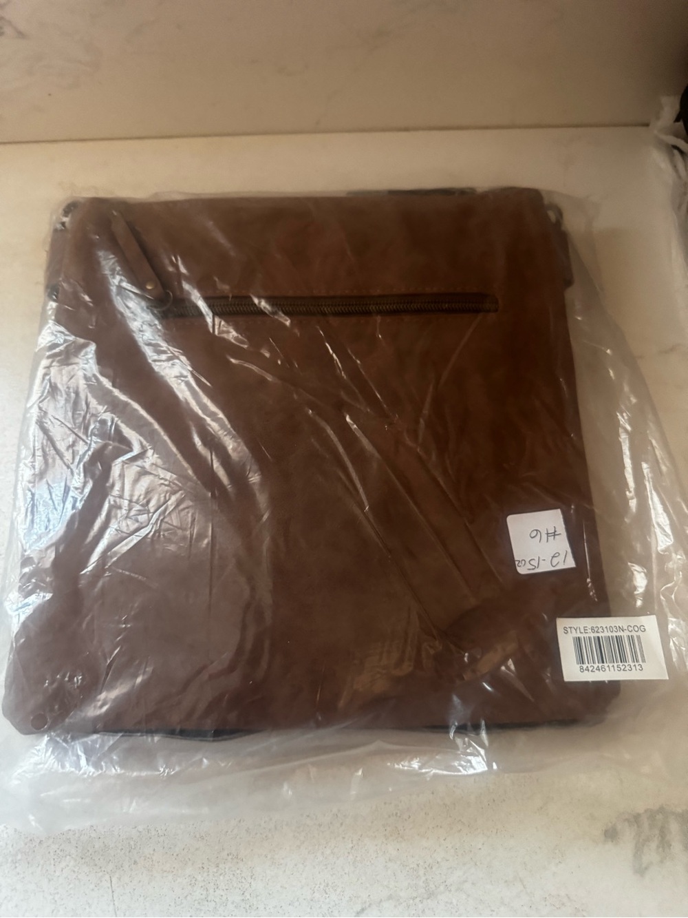 NWT- Unisex Brown Leather Crossbody Bag - Classic Everyday Carry.